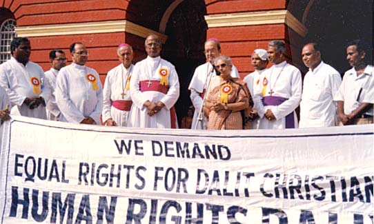 bishops protesting at Delhi with Sheila Dikshit